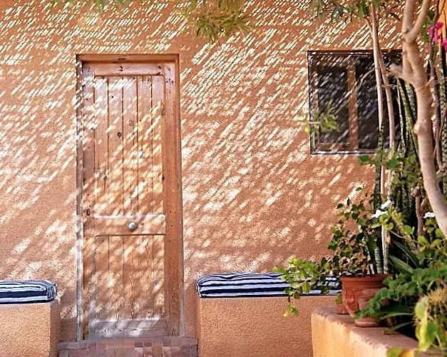Hostel Eldorado And Restaurant